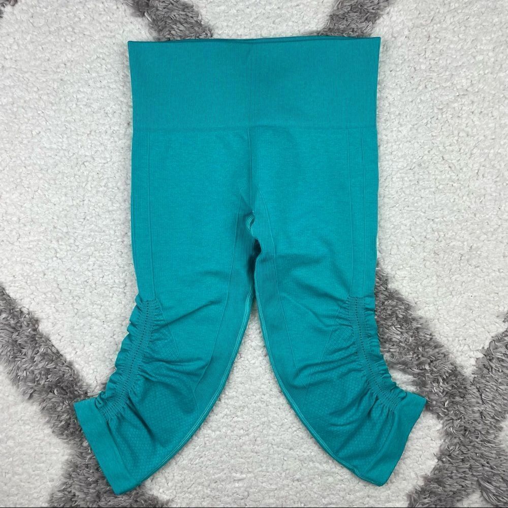 Lululemon In The Flow Crop II - Picture 4 of 6
